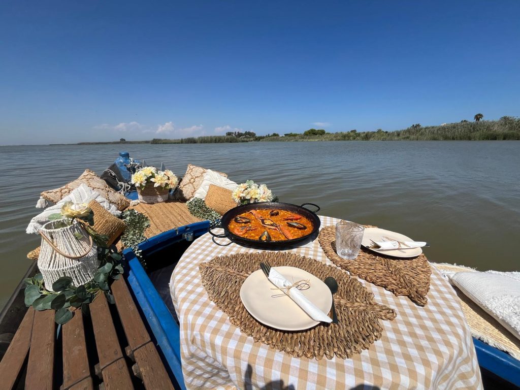 Paella en barca albufera